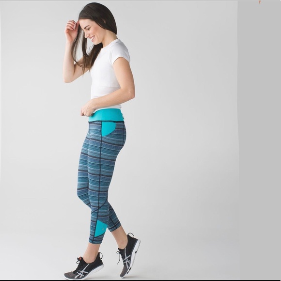 Lululemon ‘Pave Rival Crop’ in Peacock Blue - Picture 2 of 9